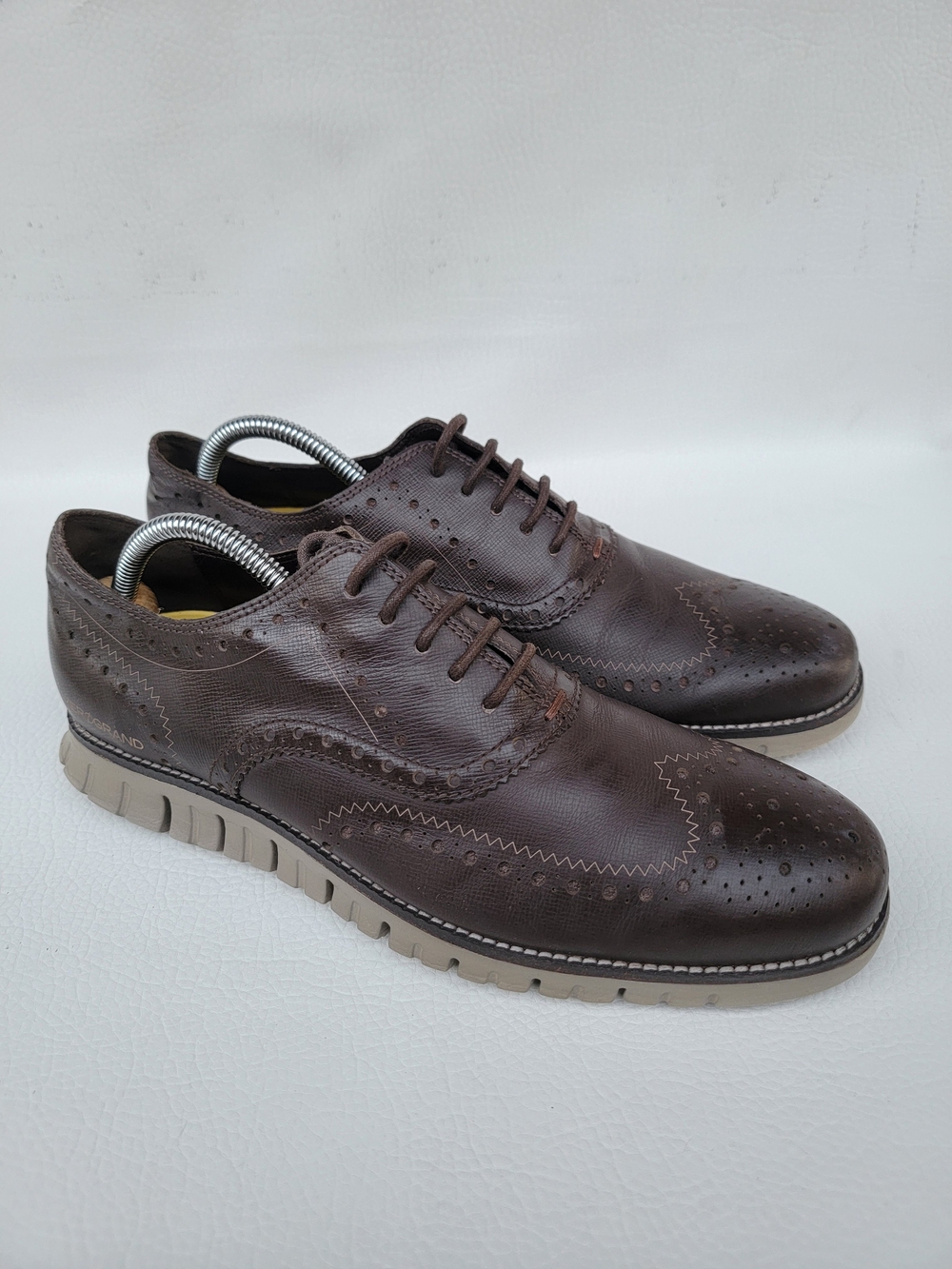 Cole Haan Zerogrand Wingtip Oxford Mens 10 Brown Leather The shoes show signs of